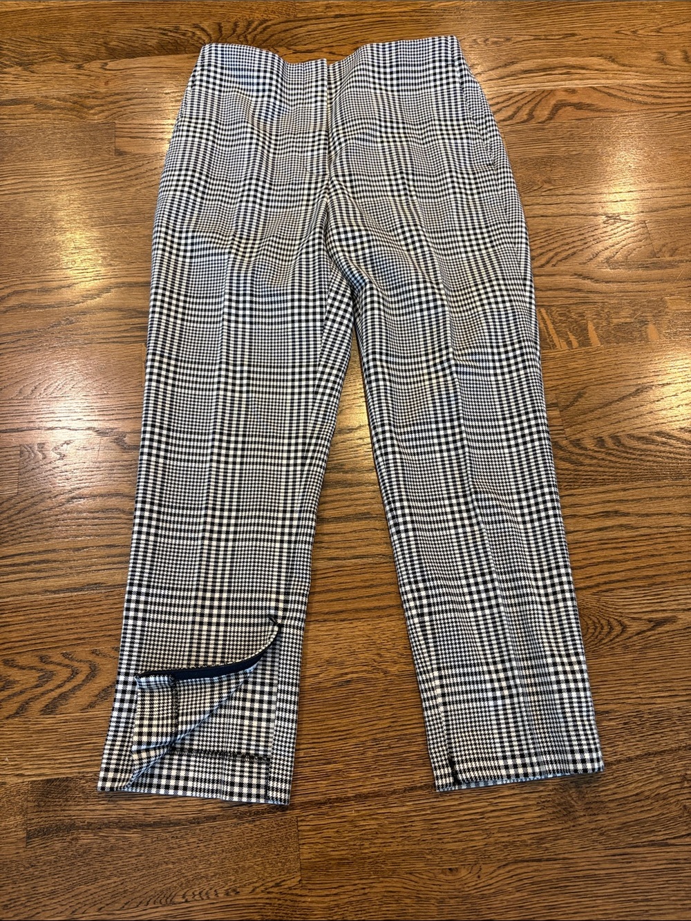 Club Monaco Black & White herringbone Trousers, 6, zipper at ankle